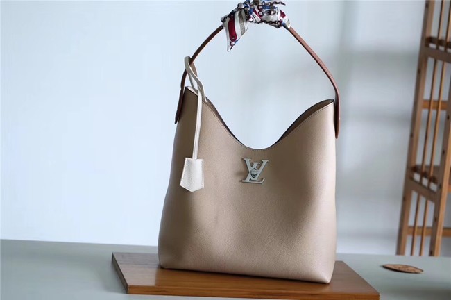 Louis vuitton original LOCKME HOBO M44330 Beige