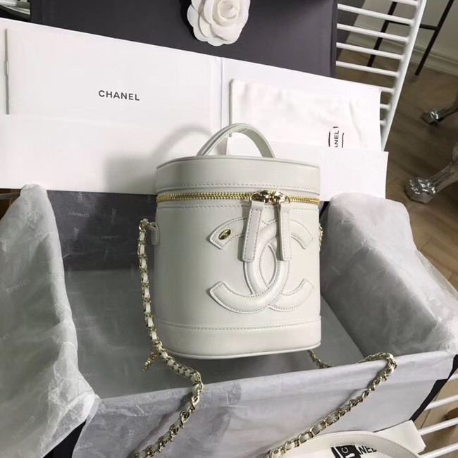 Chanel vanity case Lambskin & Gold-Tone Metal AS0323  white