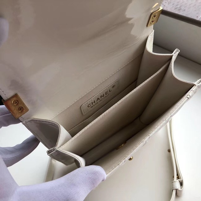 Boy chanel handbag Patent leather & Gold-Tone Metal AS0130 white