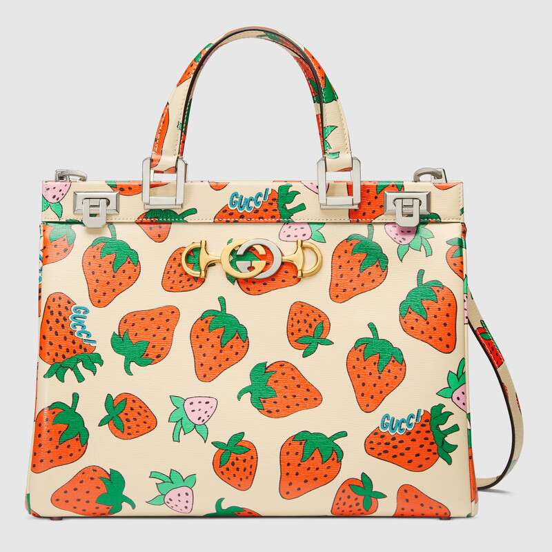 Gucci Zumi Strawberry print medium top handle bag 564714