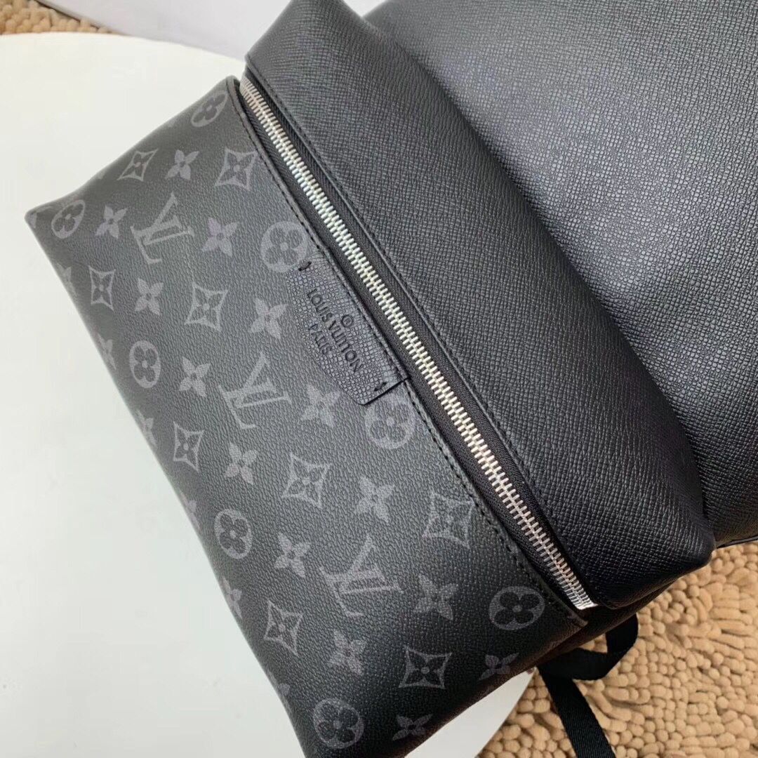 Louis vuitton original Discovery knapsack M30230 black