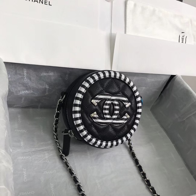 Chanel Original Clutch with Chain B81599 black