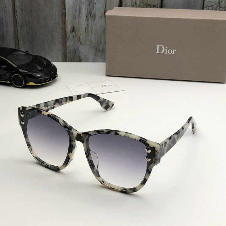 Dior Sunglasses Top Quality D5727_379