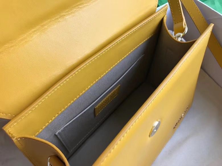 Jacquemus Original Leather Top Handle Bag J76235 Yellow