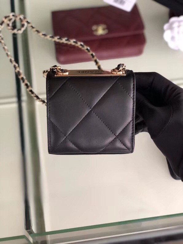 Chanel flap bag Lambskin & Gold-Tone Metal 3797 black