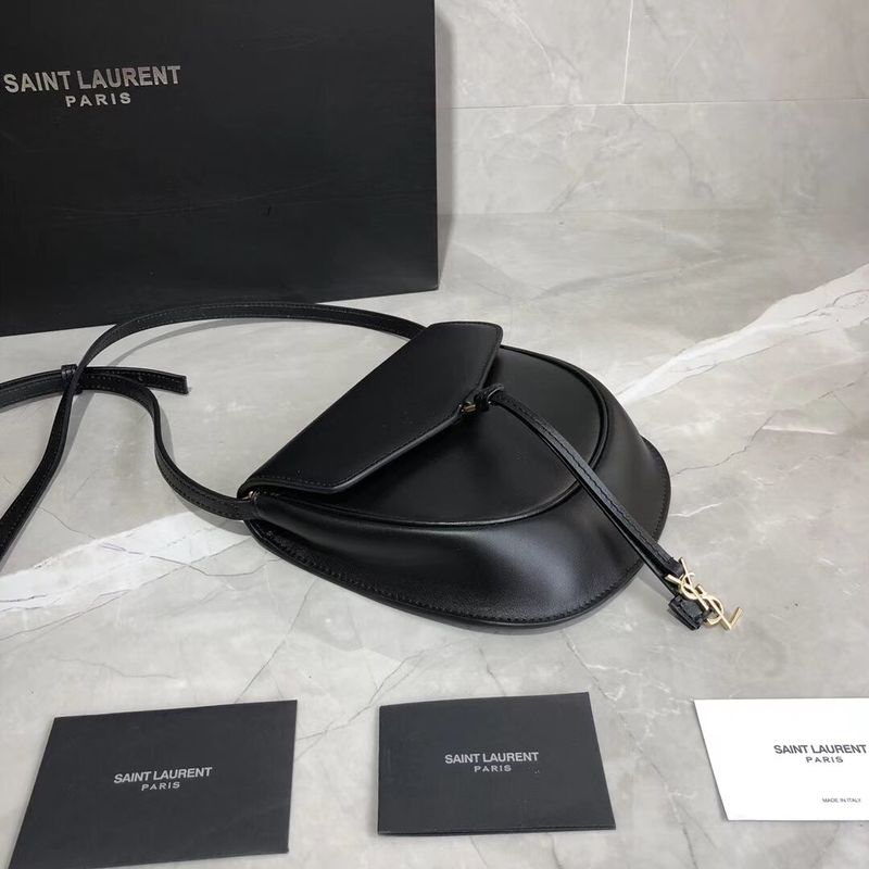 Yves Saint Laurent Cow Leather Shoulder Bag Y551559 Black