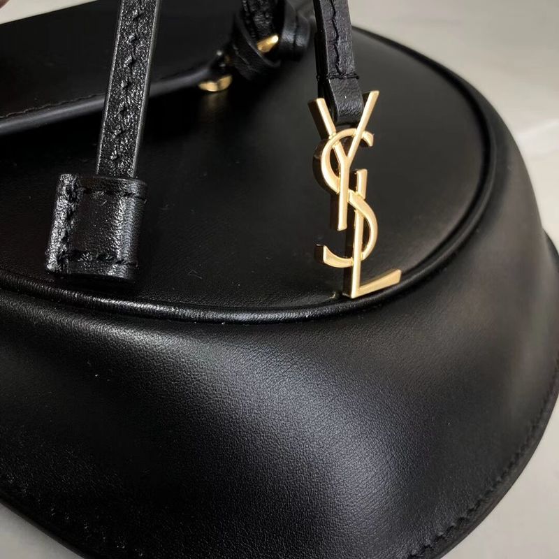 Yves Saint Laurent Cow Leather Shoulder Bag Y551559 Black