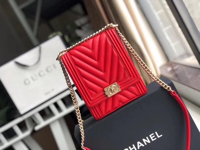 Boy chanel handbag Grained Calfskin & Gold-Tone Metal VS0130 red