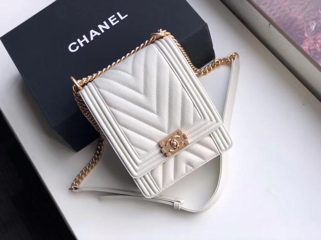 Boy chanel handbag Grained Calfskin & Gold-Tone Metal VS0130 white