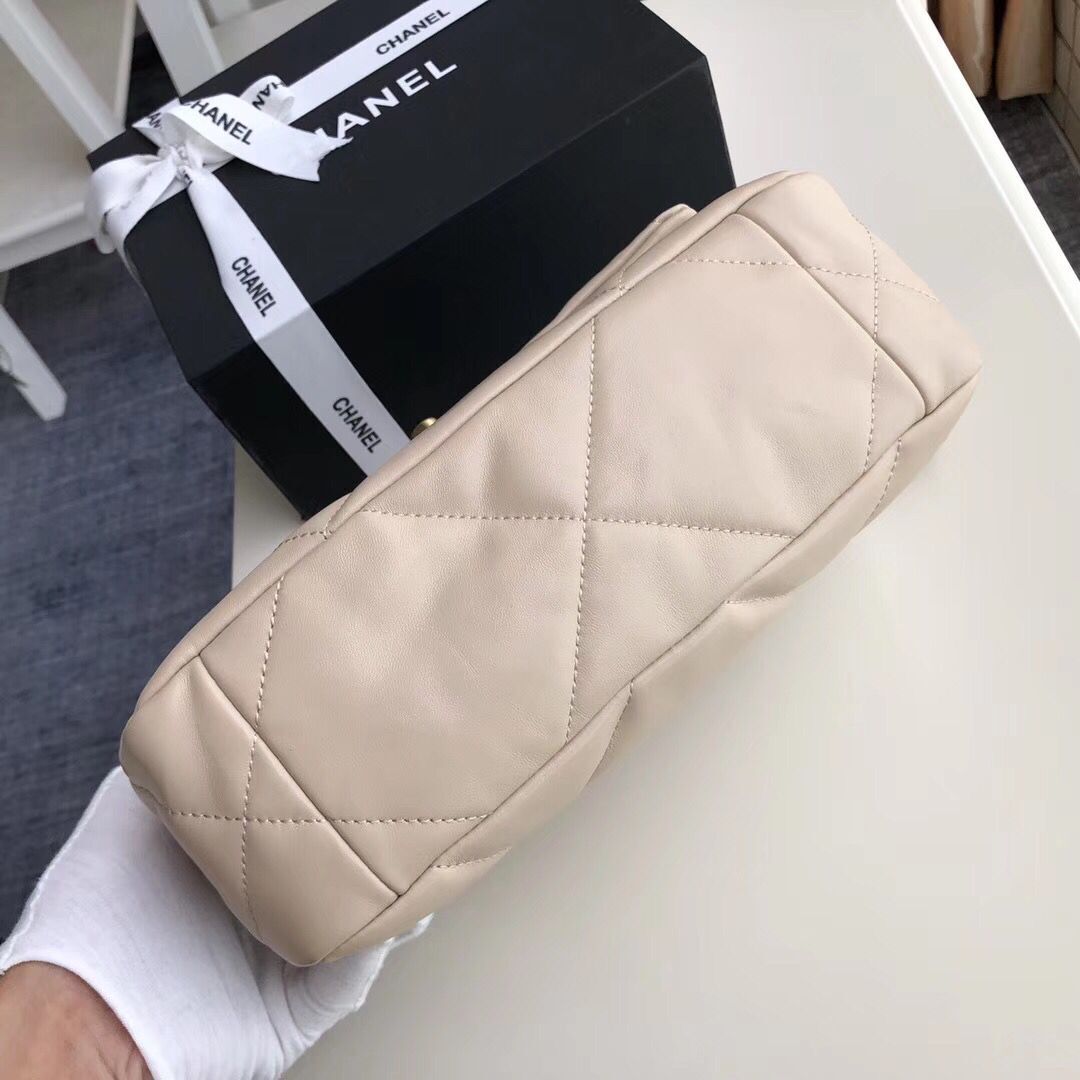 Chanel 19 flap bag AS1160 Cream