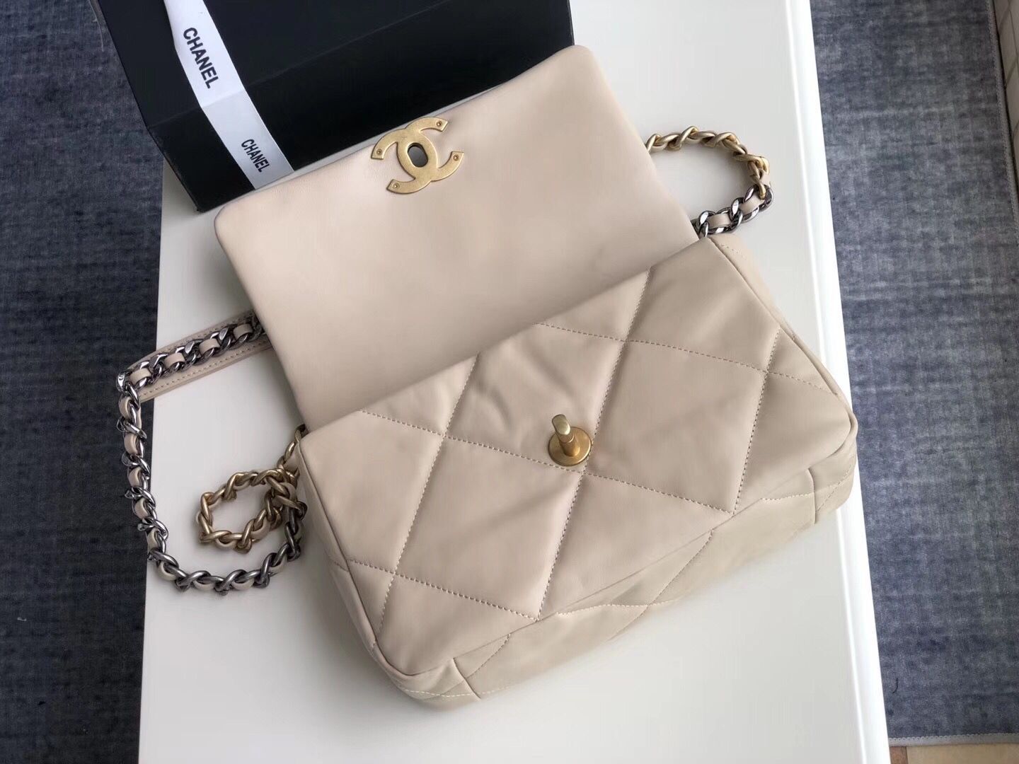 Chanel Original Soft Leather Chain Bag CC9237 Cream