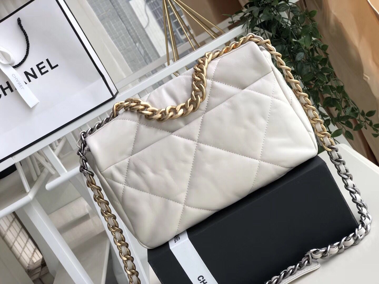 Chanel Original Soft Leather Chain Bag CC9237 White