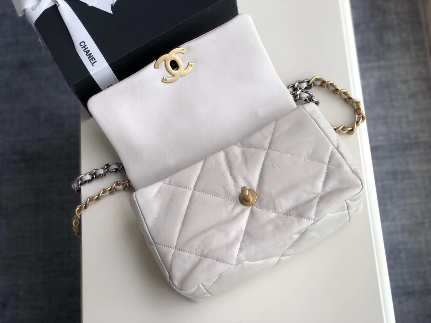 Chanel Original Soft Leather Chain Bag CC9237 White