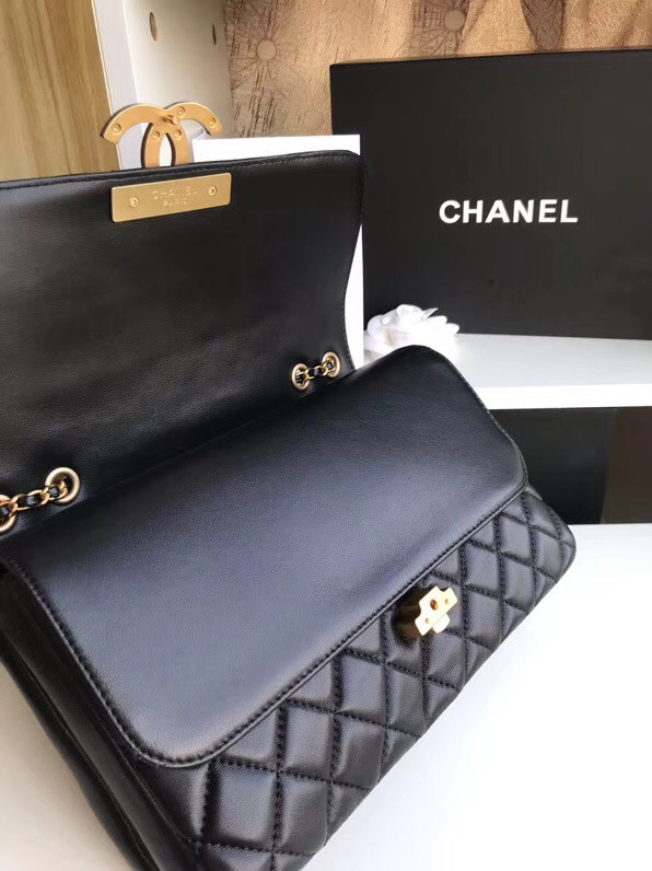 Chanel flap bag Lambskin & Gold-Tone Metal 57276 black