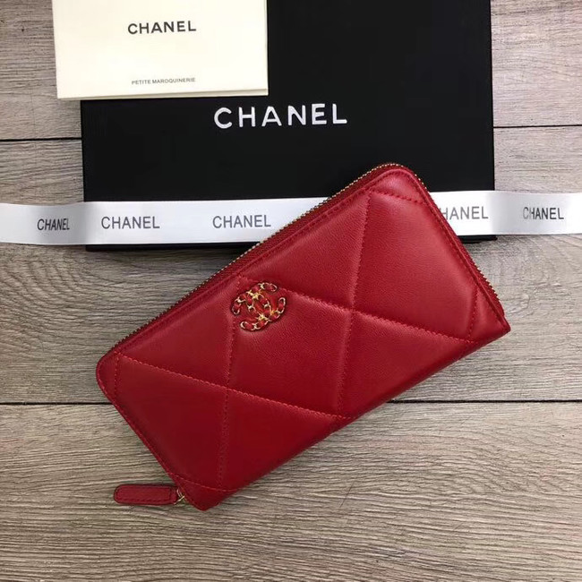 Chanel sheepskin & Gold-Tone Metal Wallet A6870 red