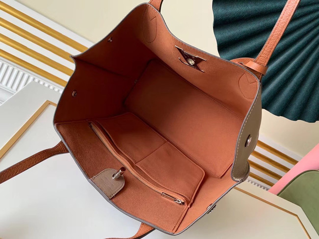 Louis vuitton original LOCKME GO M55028 apricot