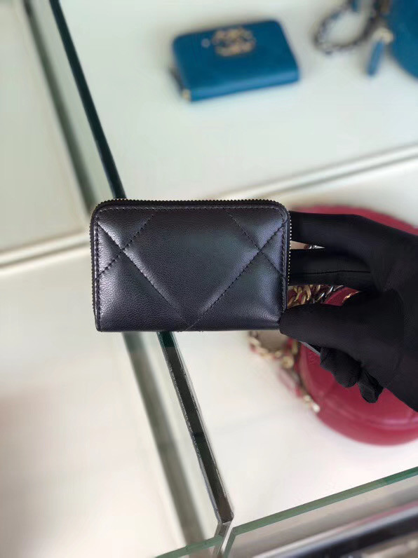 Chanel 19 Zip Card bag AP0949 black