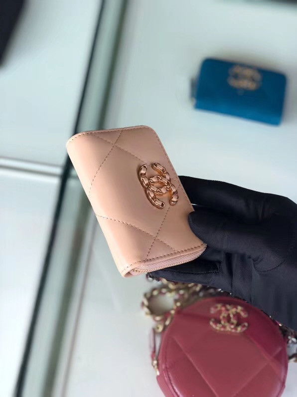 Chanel 19 Zip Wallet AP0949 pink