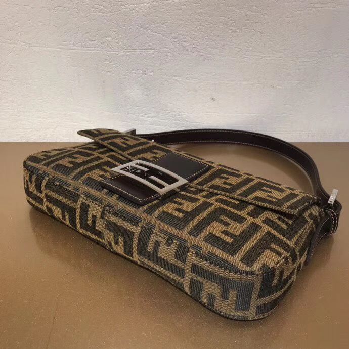 FENDI Vintage BAGUETTE Shoulder Bag 83018 Brown
