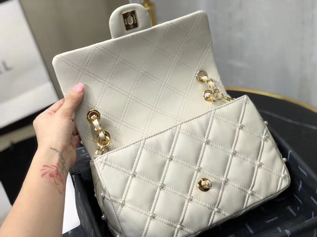 Chanel flap bag AS1202 white