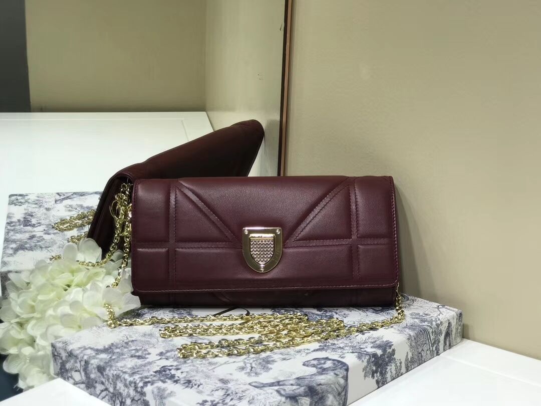 DIOR CLUTCH gold-tone metal C1040A Bordeaux