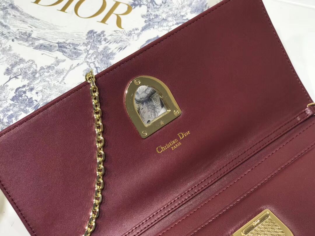 DIOR CLUTCH gold-tone metal C1040A Bordeaux