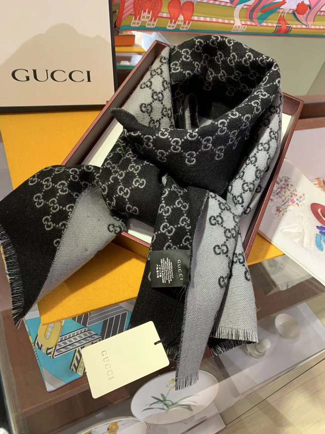 Gucci Cashmere scarf GG9655