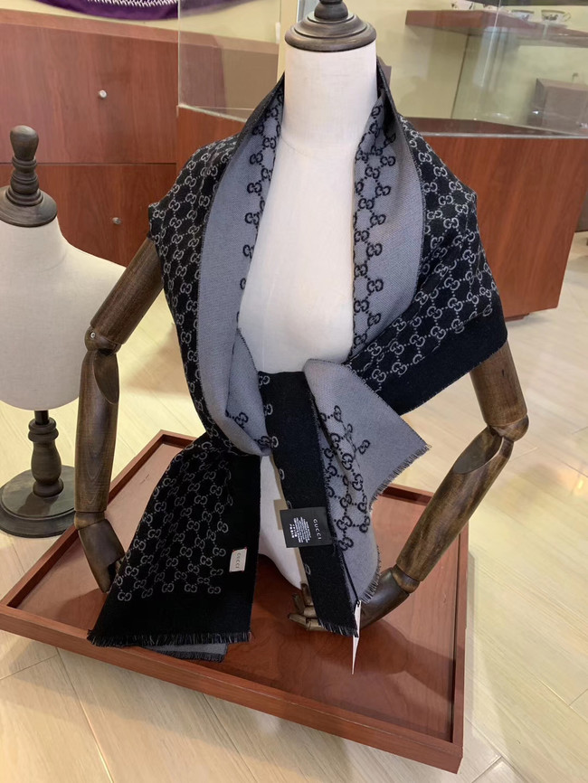 Gucci Cashmere scarf GG9655