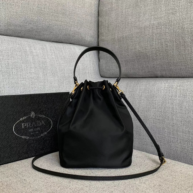 Prada Re-Edition nylon Tote bag 81166 black