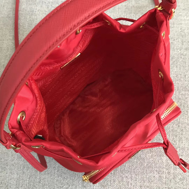 Prada Re-Edition nylon Tote bag 81166 red