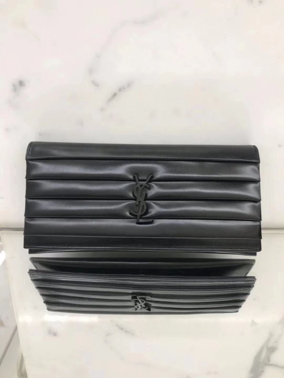 Yves Saint Laurent Original leather Clutch bag Y593168 Black