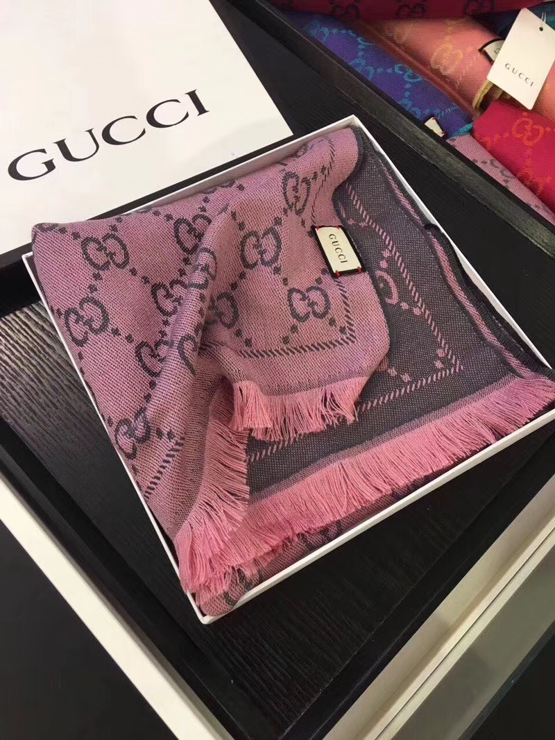 Gucci OBLIQUE STOLE IN WOOL AND CASHMERE GG55620 purple