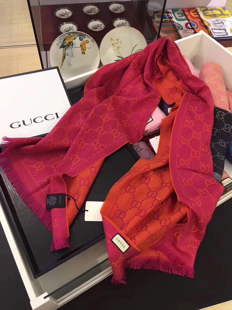 Gucci OBLIQUE STOLE IN WOOL AND CASHMERE GG55620 rose