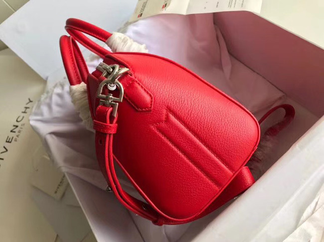 Givenchy Grained Calfskin Antigona Bag BB0511 red