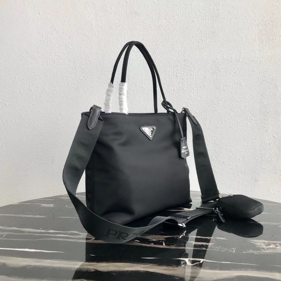 Prada Re-Edition nylon Tote bag 1BG320 Black