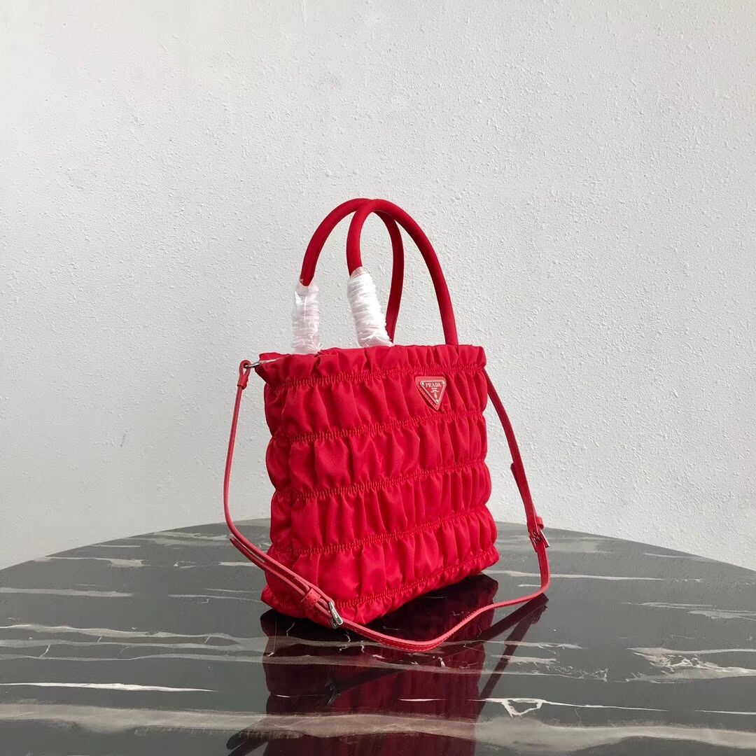 Prada Re-Edition nylon Tote bag 1BG321 red