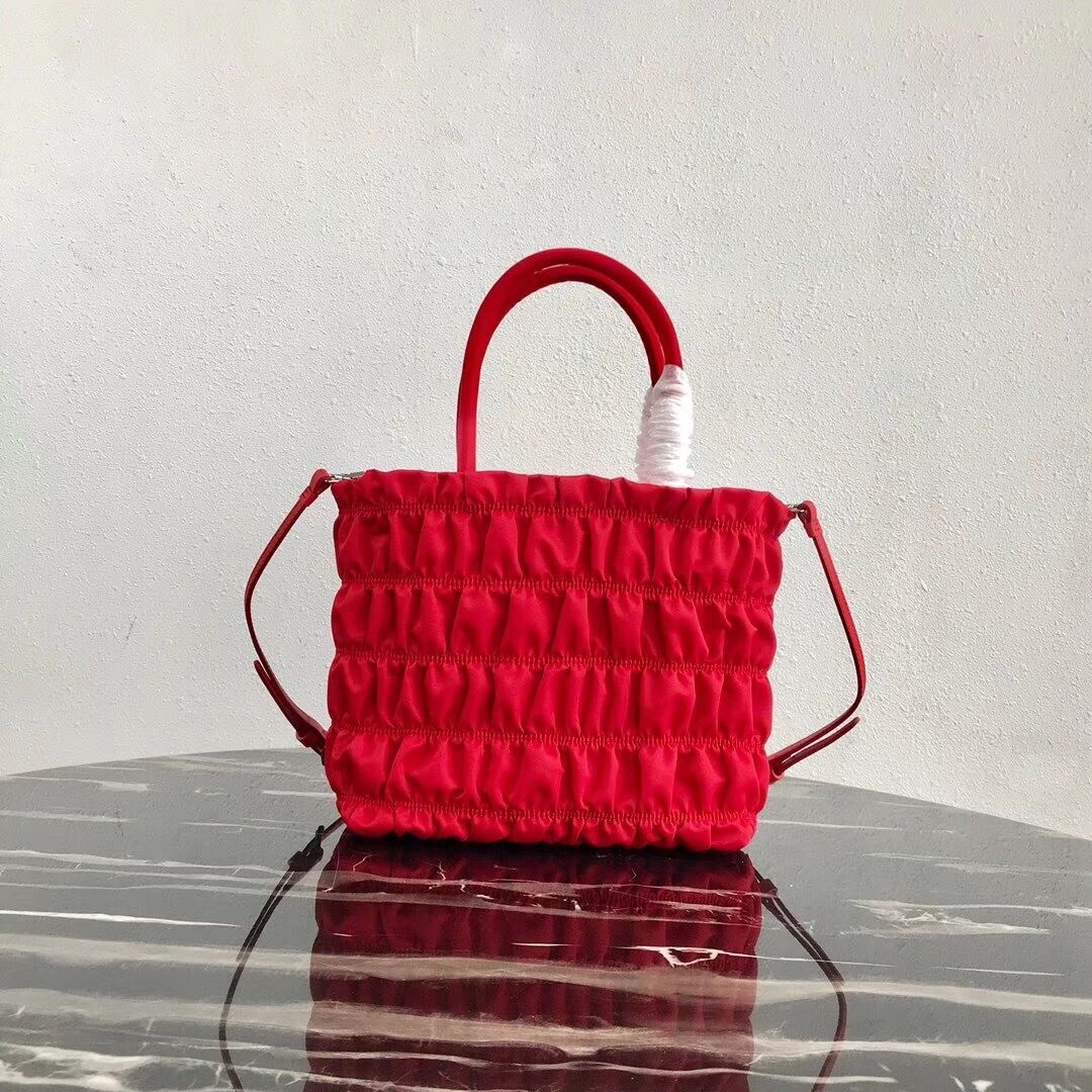 Prada Re-Edition nylon Tote bag 1BG321 red