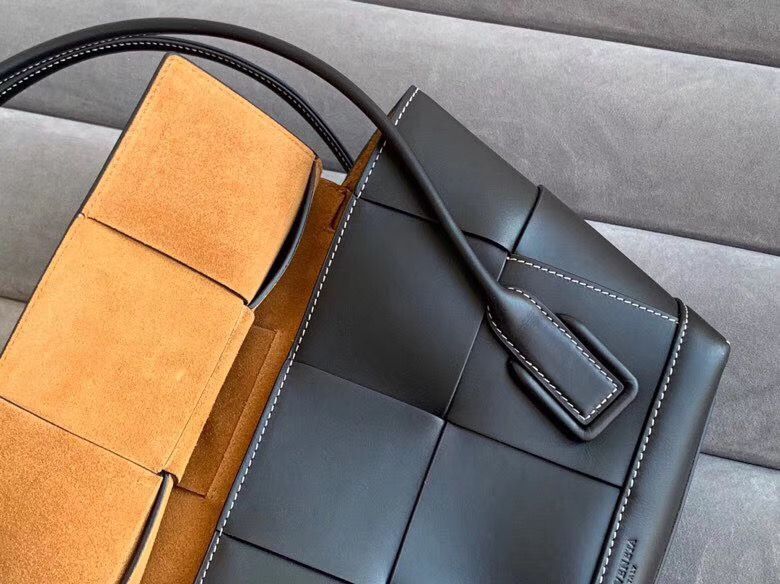 Bottega Veneta Original Weave Leather Arco Top Handle Bag 70013 Black