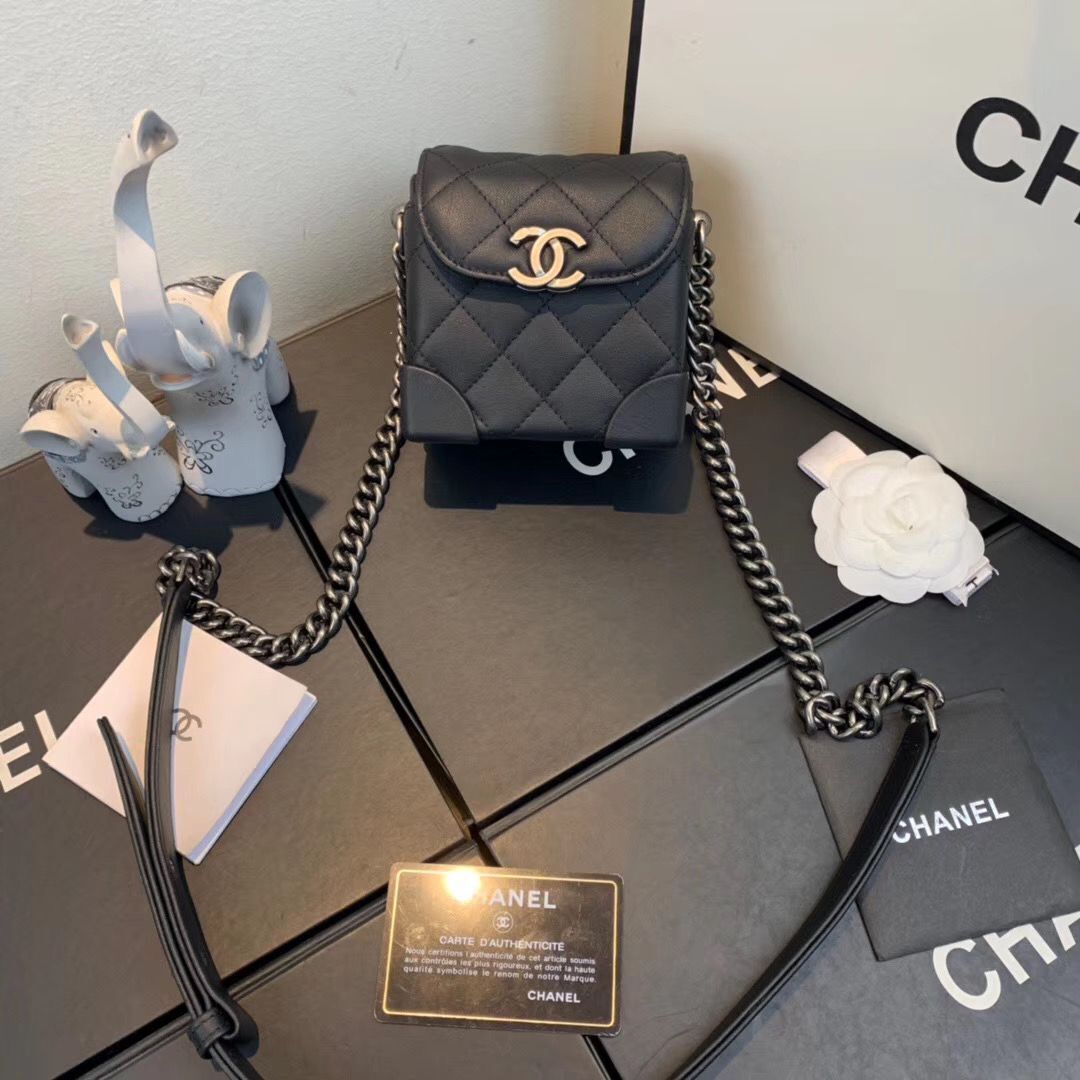 CHANEL 2020 New Style Original Leather Ball Grain Bag AS1169 Silver