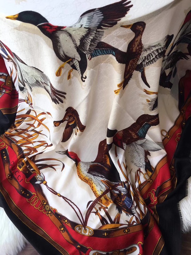 Gucci silk Scarf GG55621