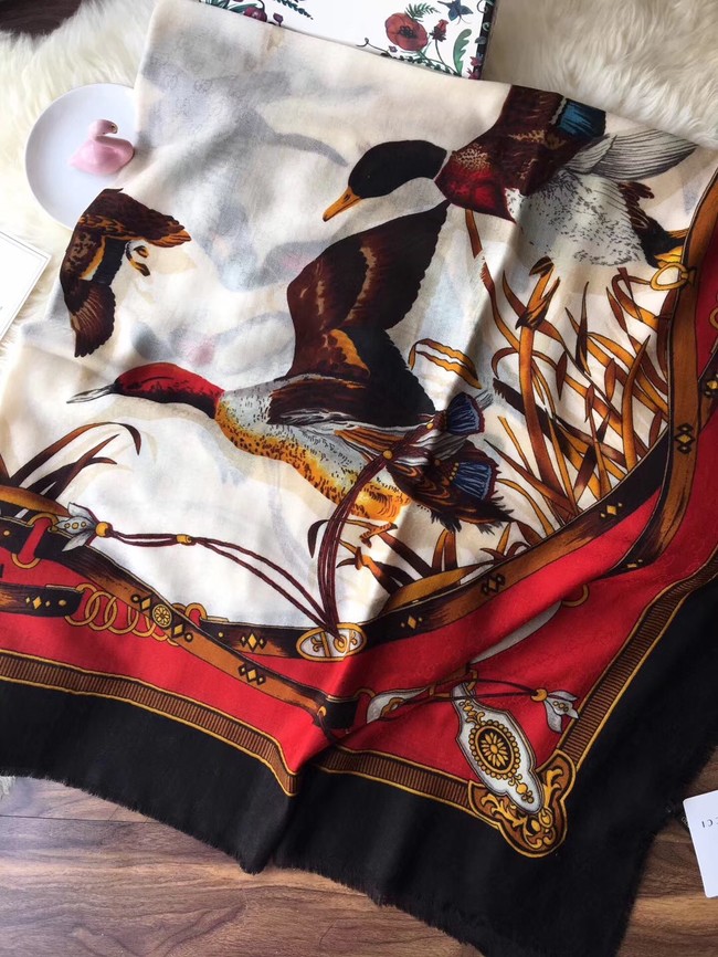 Gucci silk Scarf GG55621