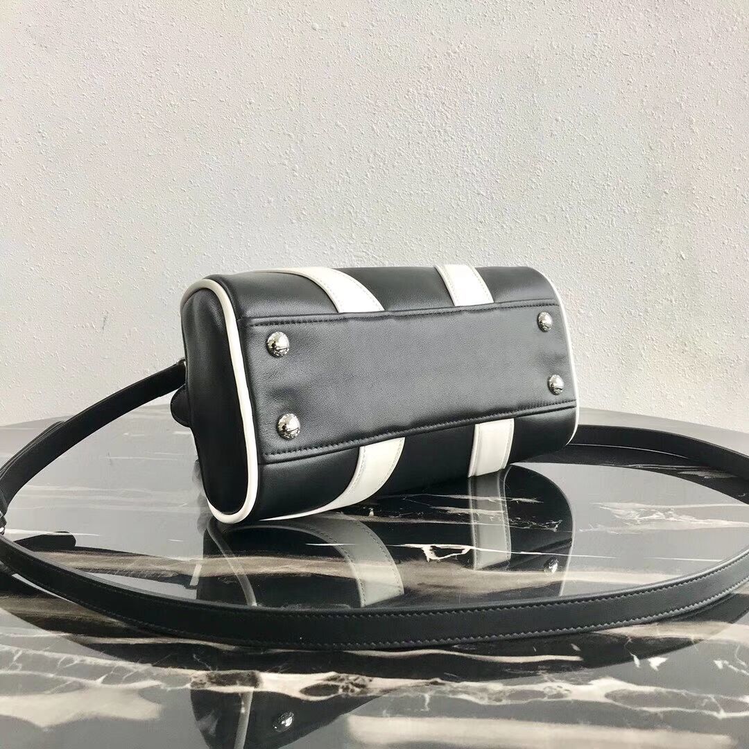 Prada Calf skin tote 1BD071 black&white