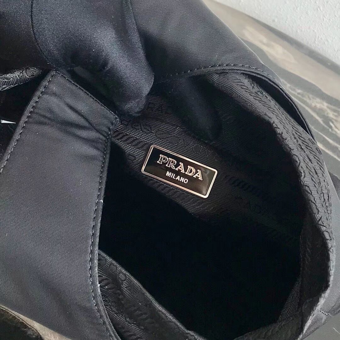 Prada Re-Edition nylon Tote bag 1N1420 black