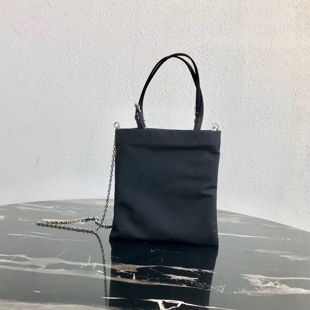 Prada Re-Edition nylon Tote bag 1NE618 black