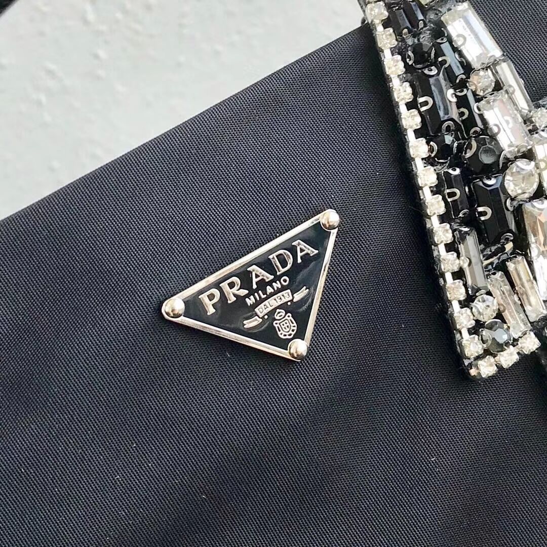 Prada Re-Edition nylon Tote bag 1NE618 black
