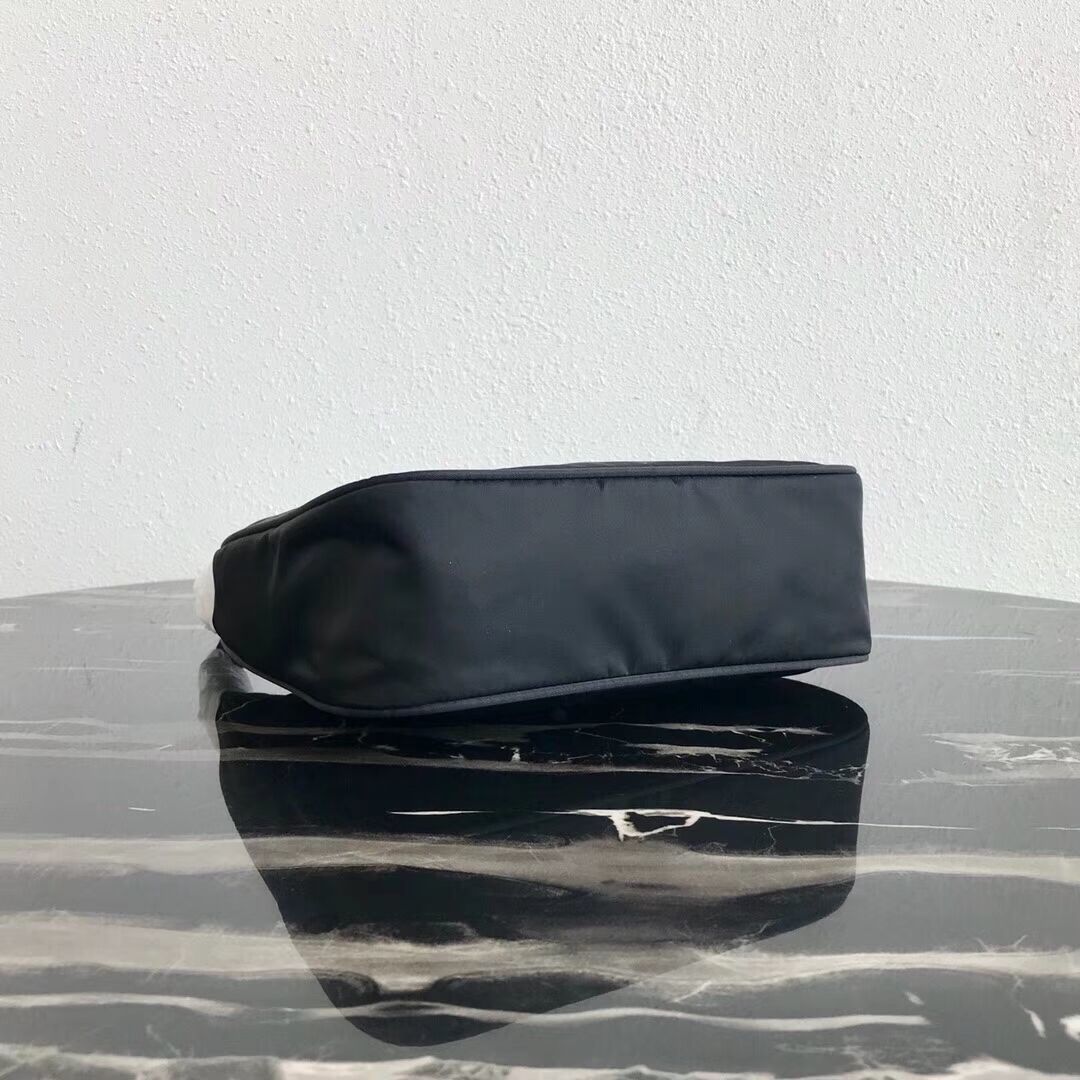 Prada Re-Edition nylon Tote bag MV519 black