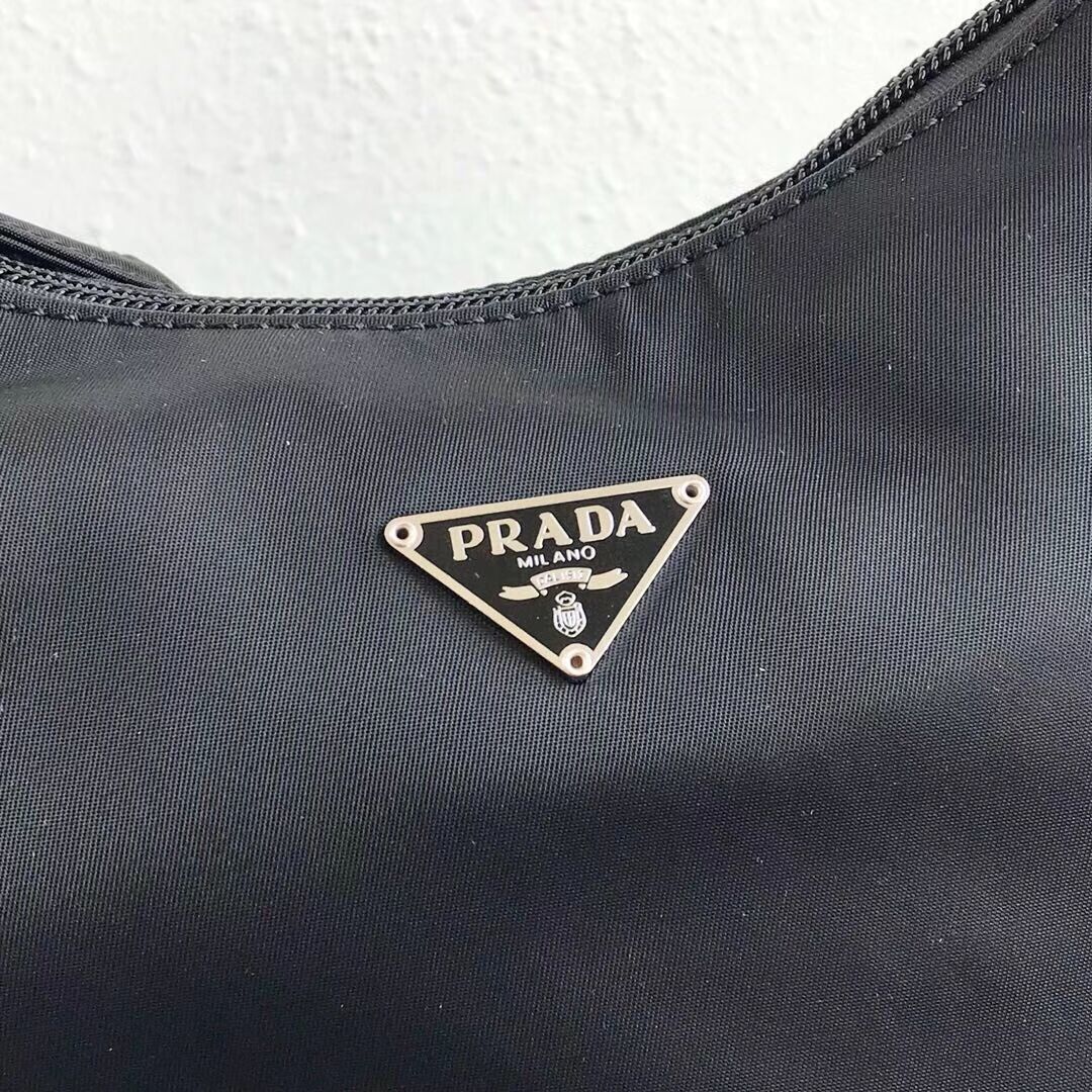 Prada Re-Edition nylon Tote bag MV519 black