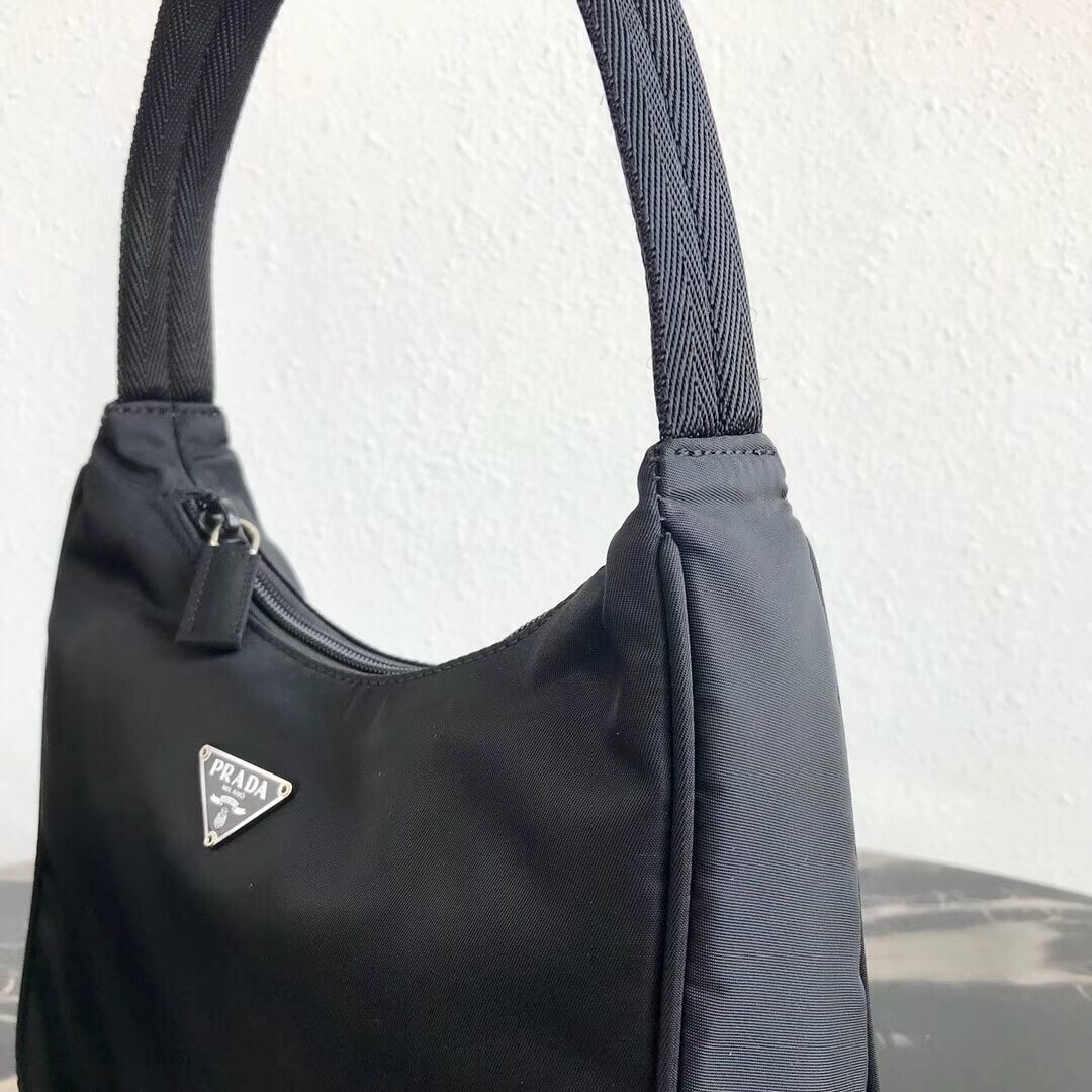 Prada Re-Edition nylon Tote bag MV519 black