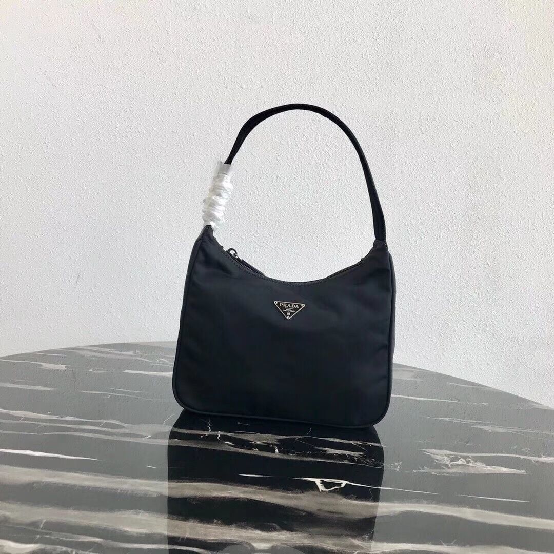 Prada Re-Edition nylon Tote bag MV519 black