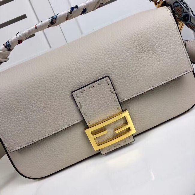 Fendi BAGUETTE leather bag F2466 beige